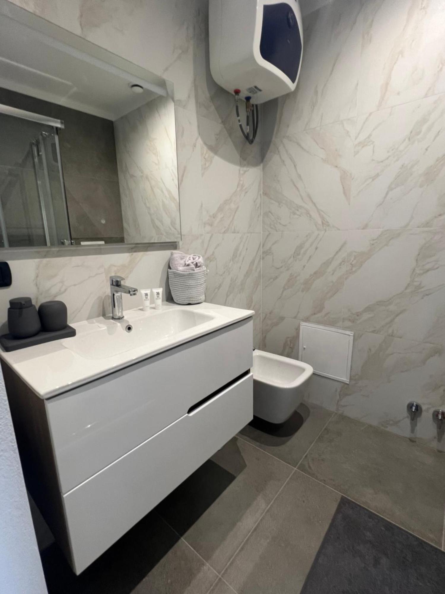 Monolocale Ovidio Aparthotel มิลาน ภายนอก รูปภาพ
